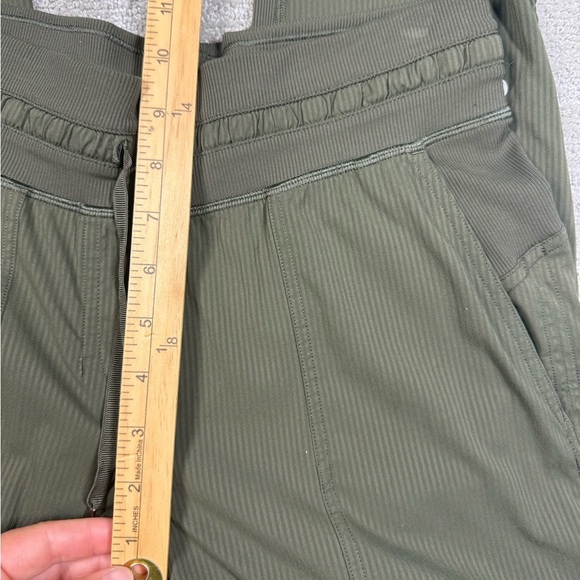 Lululemon Green Dance Studio Crop Green Waist Tie Pant Size 4 - Picture 3 of 7